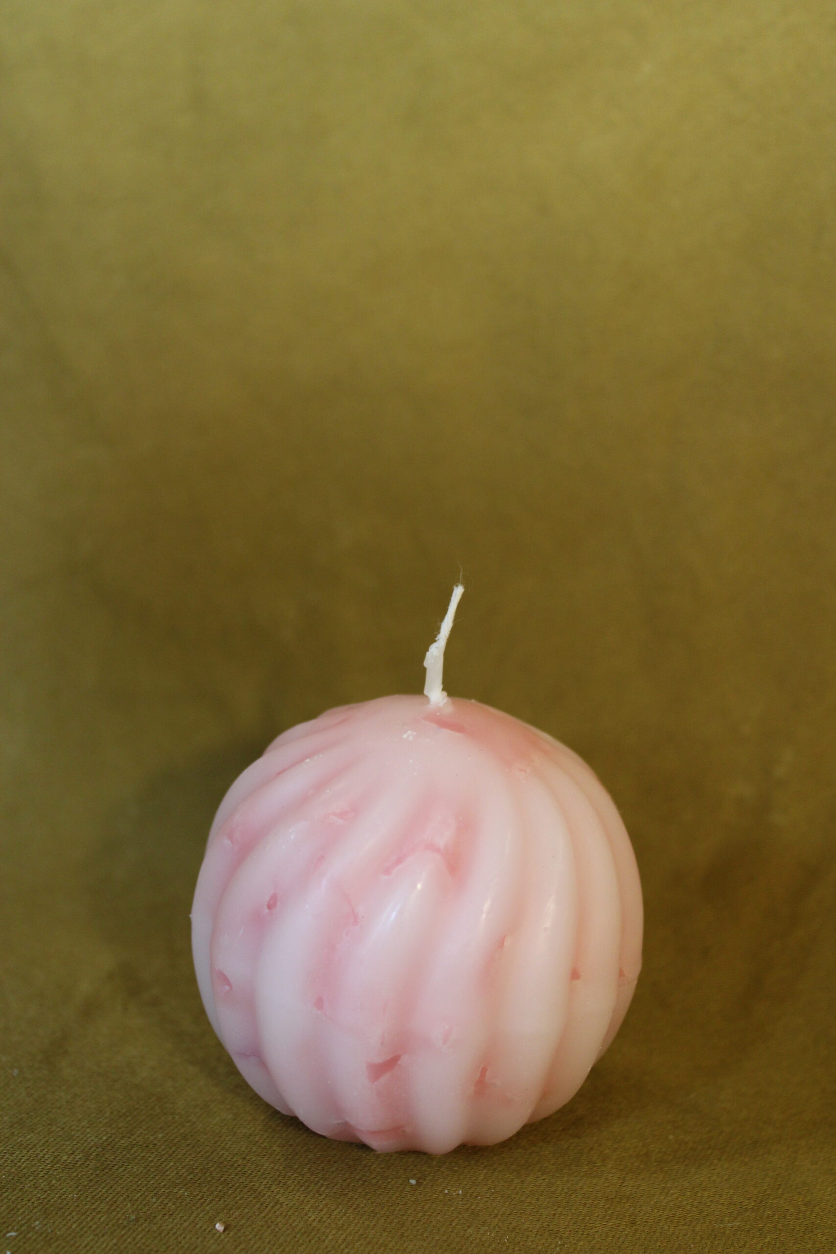 Gyertya 7cm magas, 7cm széles
